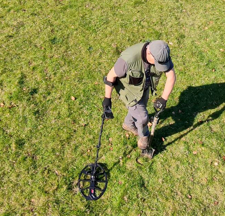 Metal detecting with the Minelab Equinox