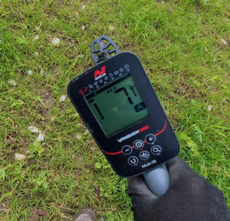 Minelab Vanquish 560 screen information