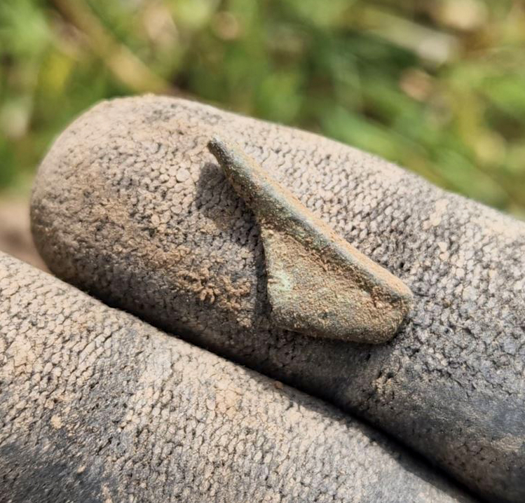 Minelab Vanquish Roman artefact A part of a Roman brooch